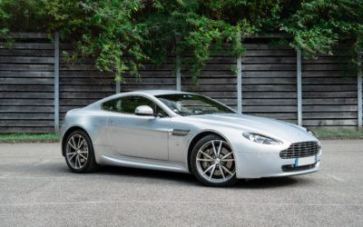 ASTON MARTIN V8 VANTAGE 4,7L 426CH – Siège Carbone